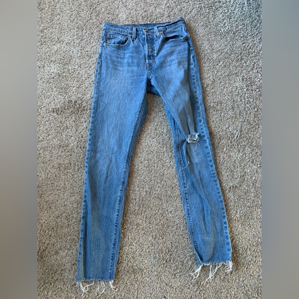 Vintage Levi’s sz W28 L32 distressed